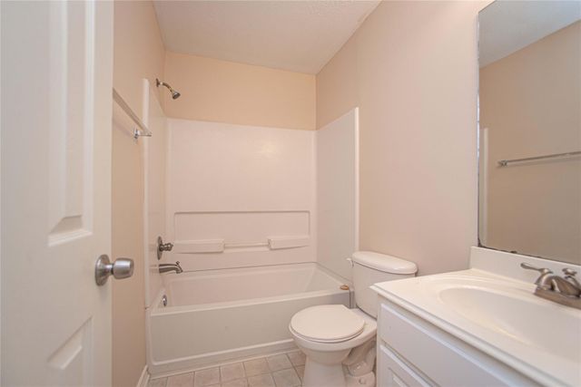 2223 Shady Pine Drive, Conroe, TX 77301