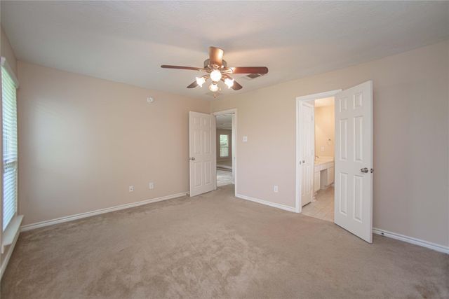 2223 Shady Pine Drive, Conroe, TX 77301