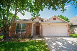 2223 Shady Pine Drive, Conroe, TX 77301