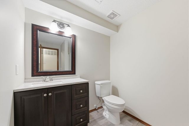 10810 W Carr Ave, Wichita, KS 67209