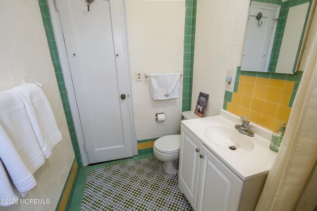 400 Deal Lake Drive 4E, Asbury Park, NJ 07712
