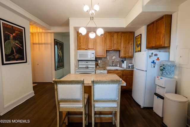 400 Deal Lake Drive 4E, Asbury Park, NJ 07712