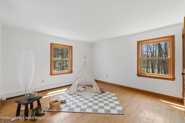 31 Hawleys Corners Road, Highland, NY 12528