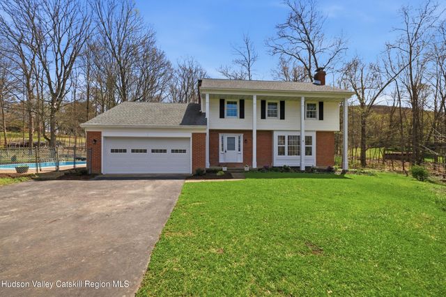 31 Hawleys Corners Road, Highland, NY 12528