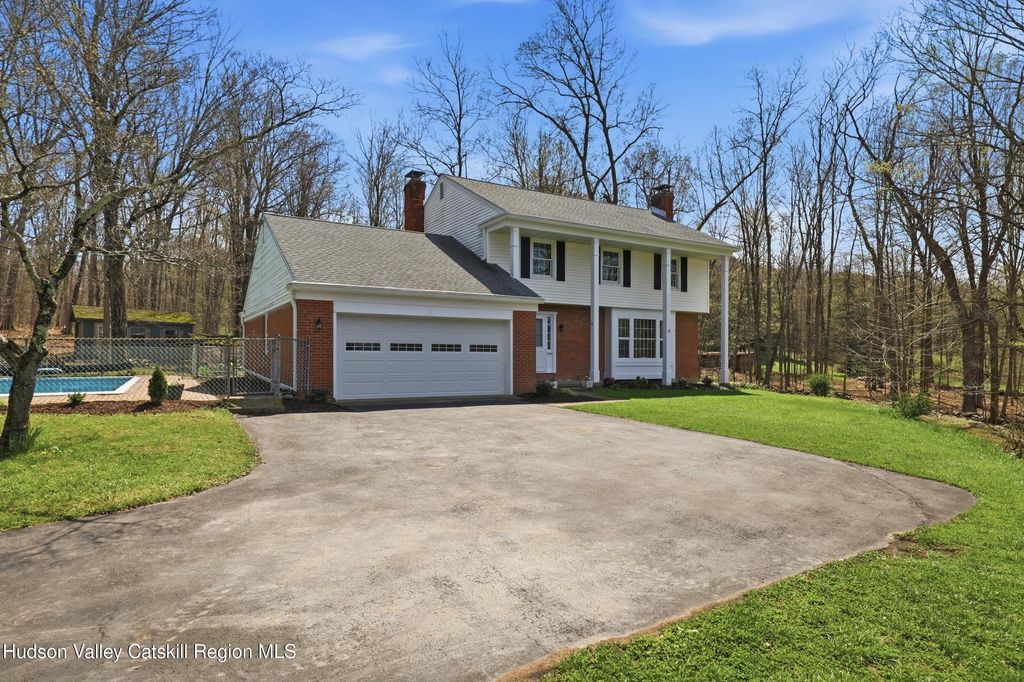 31 Hawleys Corners Road, Highland, NY 12528