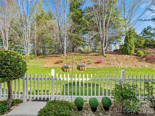 23 Holiday Drive, Arden, NC 28704
