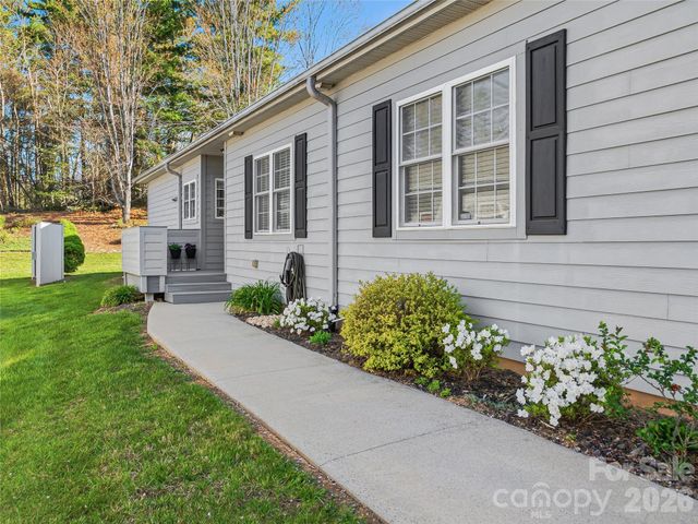 23 Holiday Drive, Arden, NC 28704