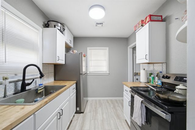 3333 E Bayley St, Wichita, KS 67218