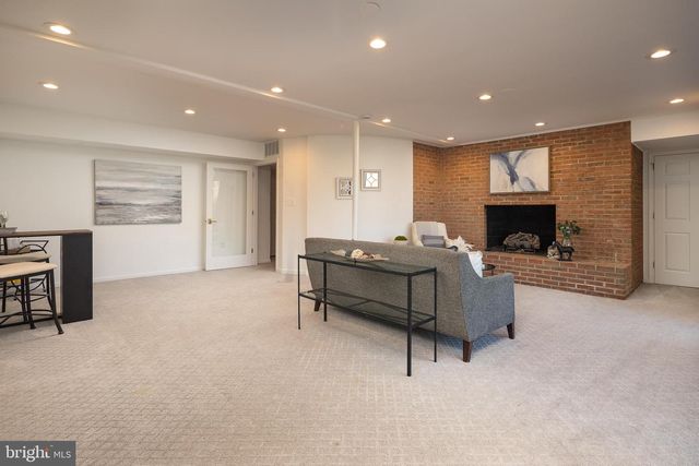 1416 LADY BIRD DR, Mclean, VA 22101