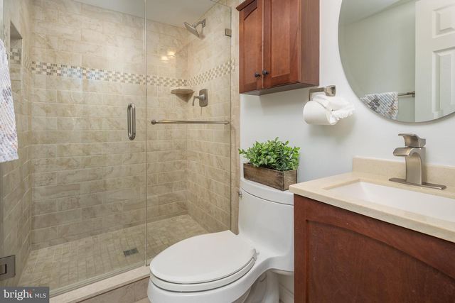 1416 LADY BIRD DR, Mclean, VA 22101