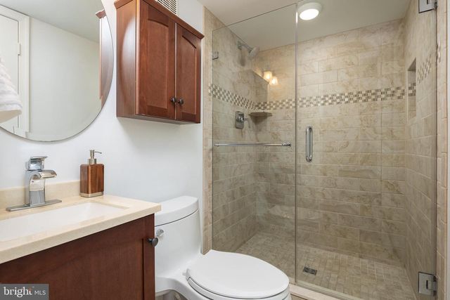 1416 LADY BIRD DR, Mclean, VA 22101