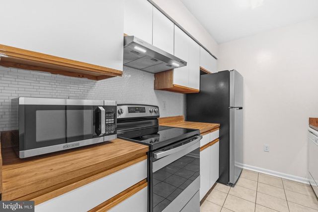 7822 CHAPEL COVE DR, Laurel, MD 20707