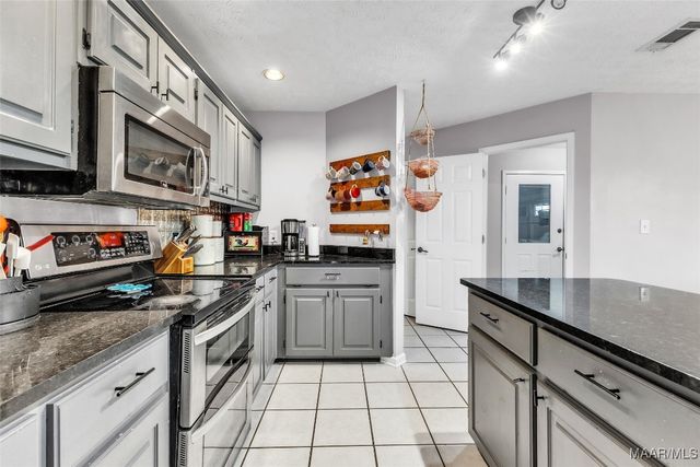 227 Mcrae Road, Deatsville, AL 36022