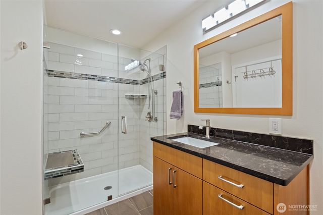 18483 47th Place NE, Lake Forest Park, WA 98155