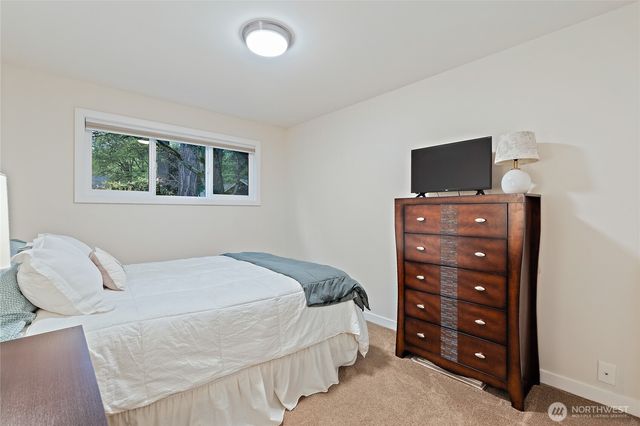 18483 47th Place NE, Lake Forest Park, WA 98155