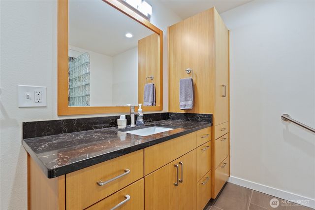 18483 47th Place NE, Lake Forest Park, WA 98155