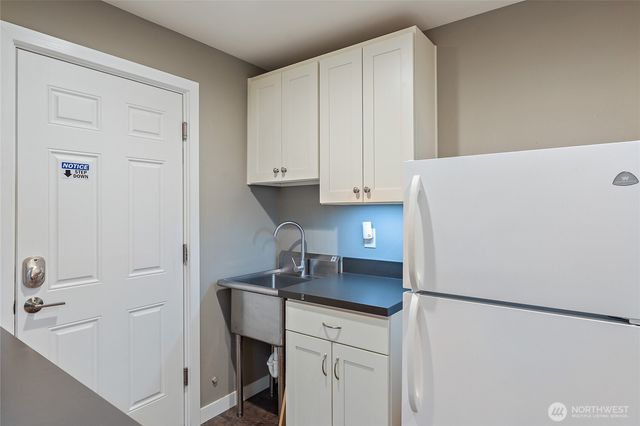 18483 47th Place NE, Lake Forest Park, WA 98155