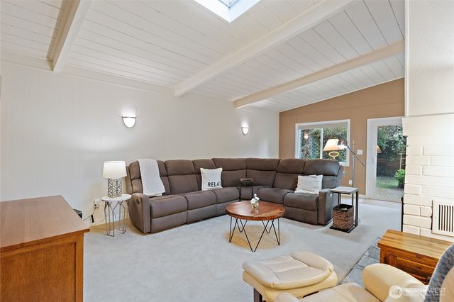 18483 47th Place NE, Lake Forest Park, WA 98155