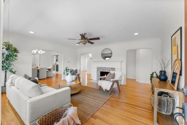 4391 Middlesex Drive, San Diego, CA 92116