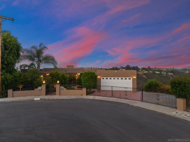 4391 Middlesex Drive, San Diego, CA 92116