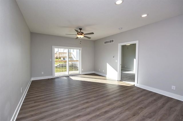 5649 Ponderosa Drive, Pleasant Hill, IA 50327