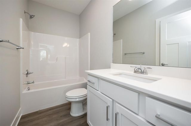 5649 Ponderosa Drive, Pleasant Hill, IA 50327