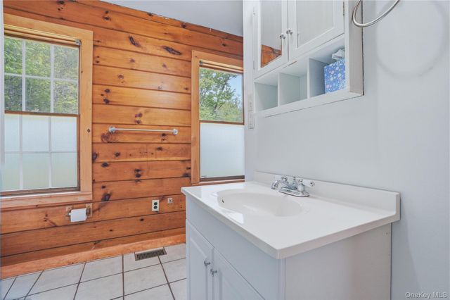 755 Glasco Turnpike, Saugerties, NY 12477