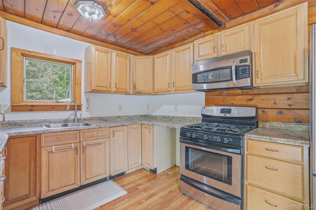 755 Glasco Turnpike, Saugerties, NY 12477