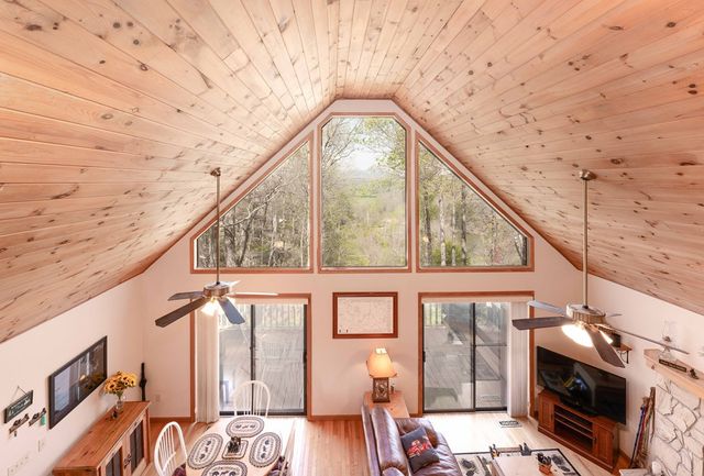 1595 Country Walk, Murphy, NC 28906