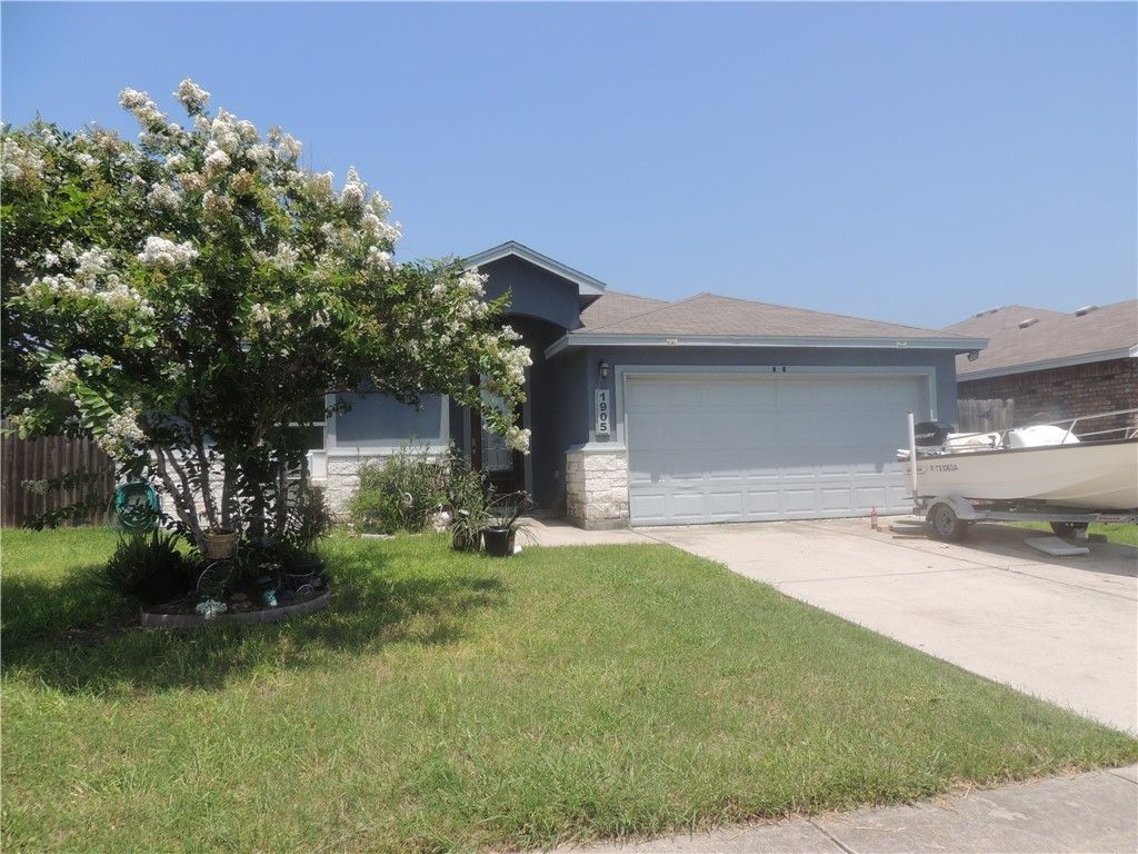 1905 Cottonwood Dr, Portland, TX 78374