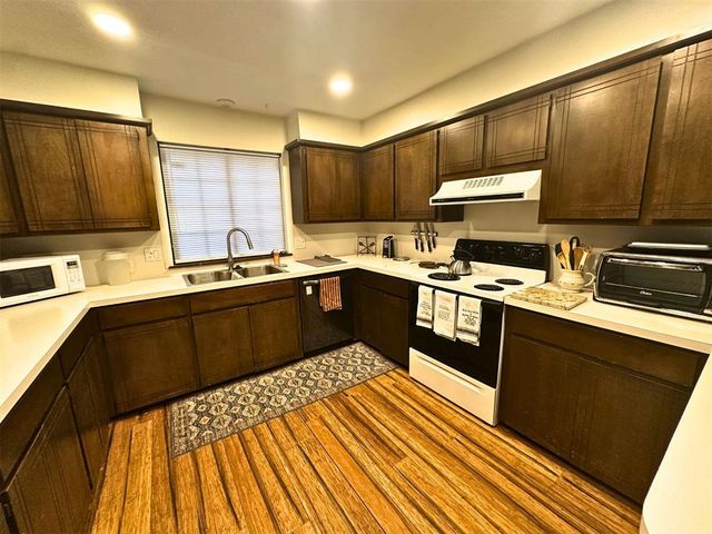 6913 N Spinnaker Lane, Oklahoma City, OK 73116