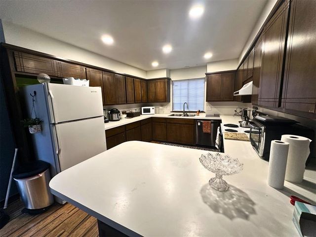 6913 N Spinnaker Lane, Oklahoma City, OK 73116
