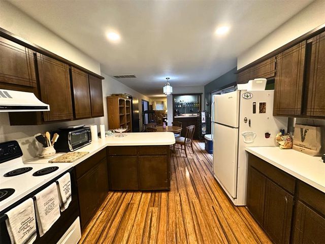 6913 N Spinnaker Lane, Oklahoma City, OK 73116