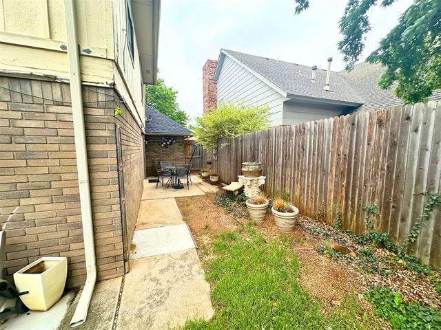 6913 N Spinnaker Lane, Oklahoma City, OK 73116