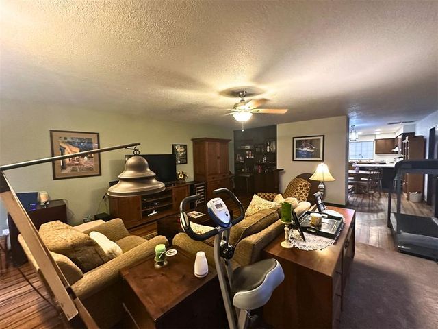 6913 N Spinnaker Lane, Oklahoma City, OK 73116