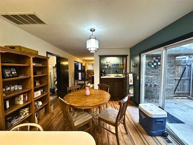 6913 N Spinnaker Lane, Oklahoma City, OK 73116