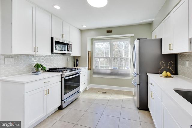 7812 SOLOMON SEAL DR, Springfield, VA 22152