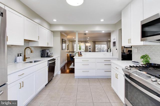 7812 SOLOMON SEAL DR, Springfield, VA 22152