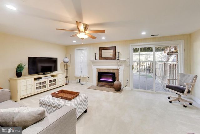 7812 SOLOMON SEAL DR, Springfield, VA 22152