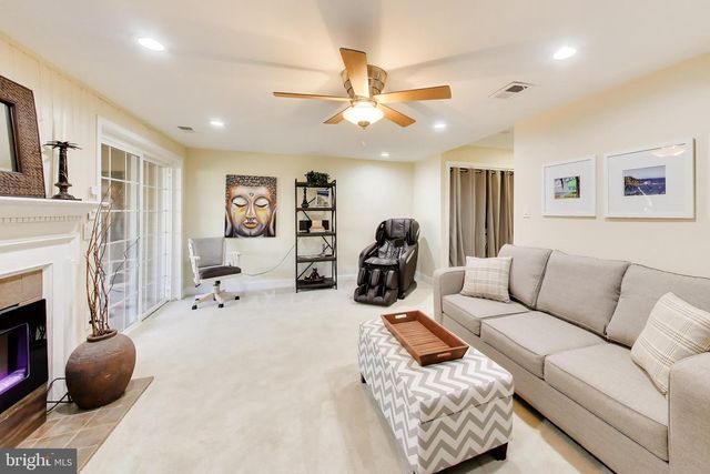 7812 SOLOMON SEAL DR, Springfield, VA 22152