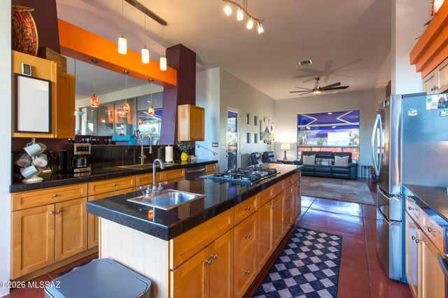 5635 W Setting Sun Place, Tucson, AZ 85743