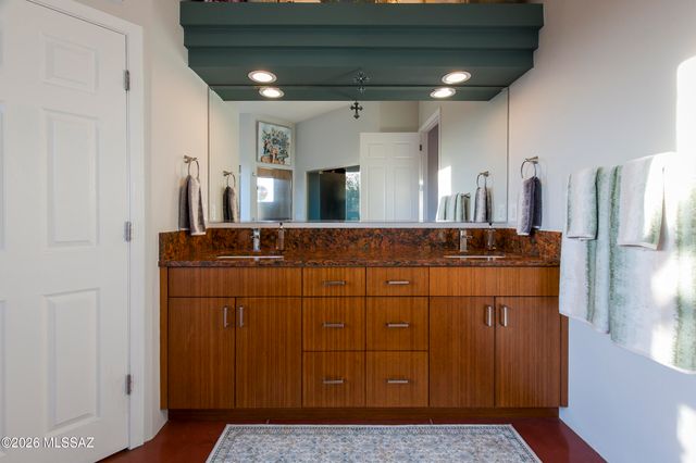 5635 W Setting Sun Place, Tucson, AZ 85743