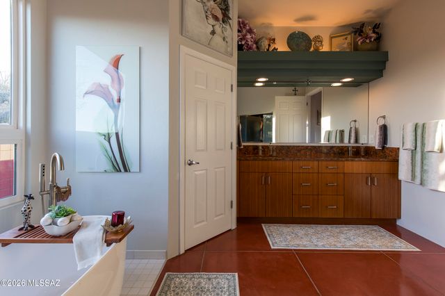 5635 W Setting Sun Place, Tucson, AZ 85743