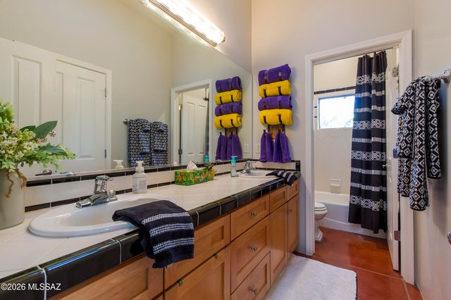 5635 W Setting Sun Place, Tucson, AZ 85743