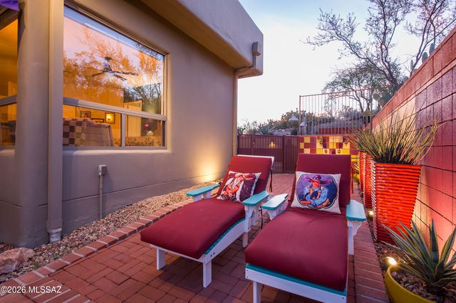 5635 W Setting Sun Place, Tucson, AZ 85743