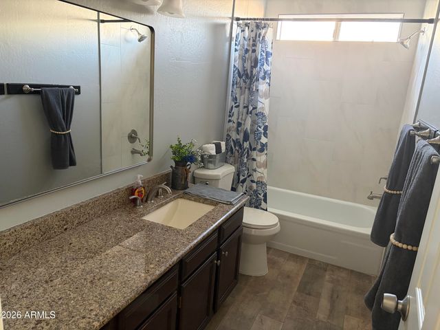 5831 W MURIEL Drive, Glendale, AZ 85308