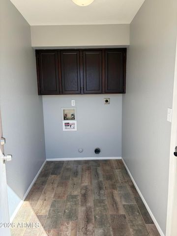 5831 W MURIEL Drive, Glendale, AZ 85308