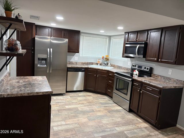 5831 W MURIEL Drive, Glendale, AZ 85308