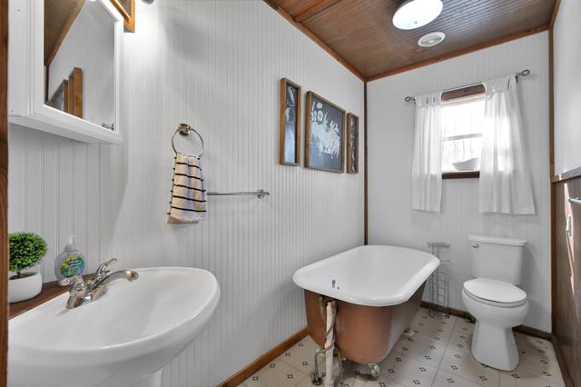 727 Shoreline Drive, Trinity, TX 75862