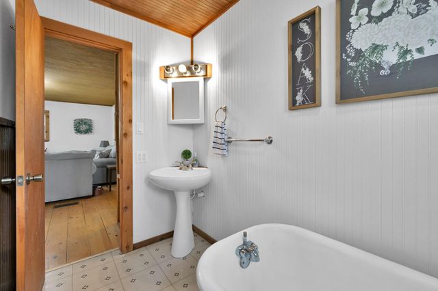 727 Shoreline Drive, Trinity, TX 75862